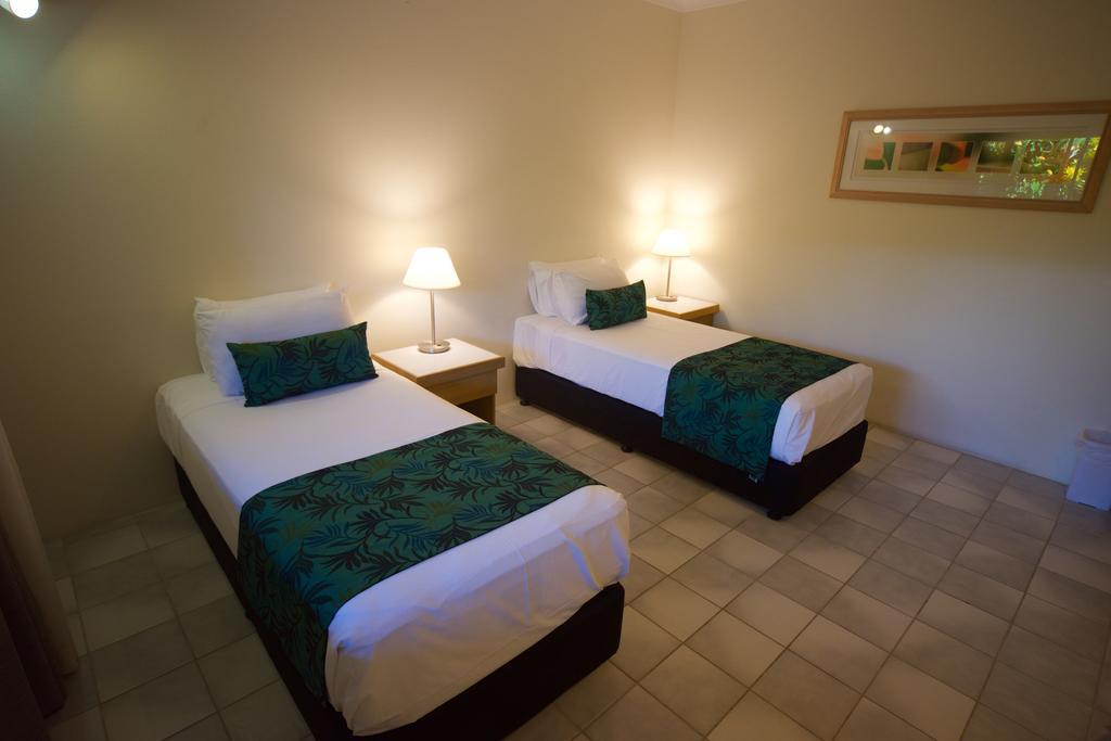 Lazy Lizard Motor Inn Порт Дъглас Екстериор снимка